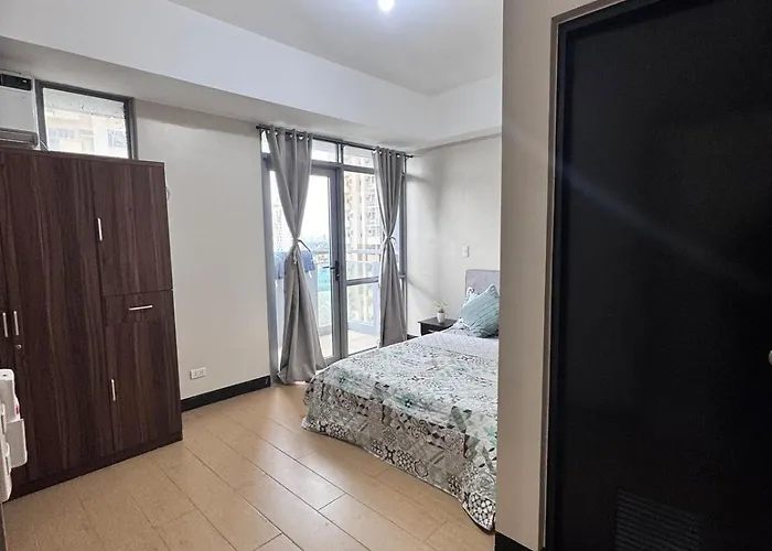 2 Bedroom With Balcony Apartment Manila