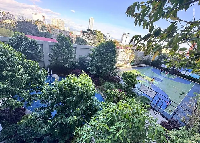 Apartment 2 Bedroom With Balcony Manila